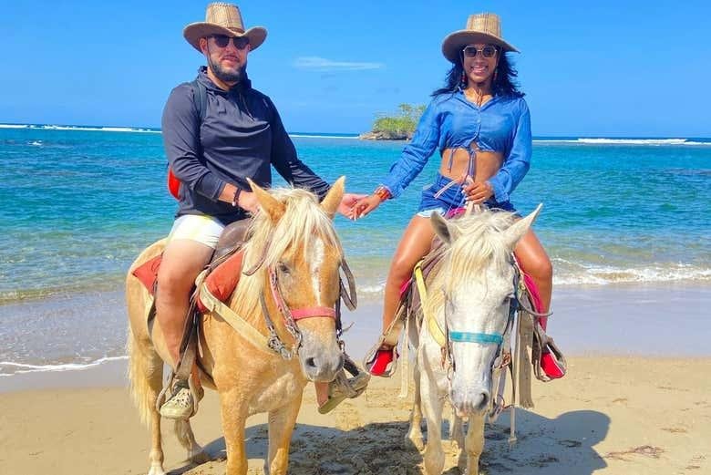 Horseback Riding and Monkey Adventure in Puerto Plata: Beaches, Wildlife and Dominican Culture horse couple